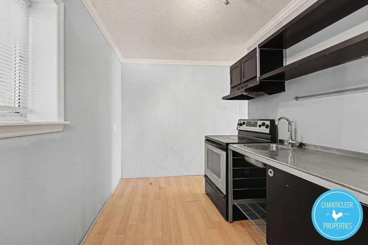 1047 West Academy Street - 12